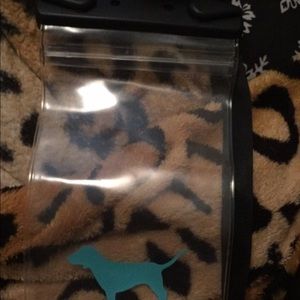 waterproof vs phone landyard